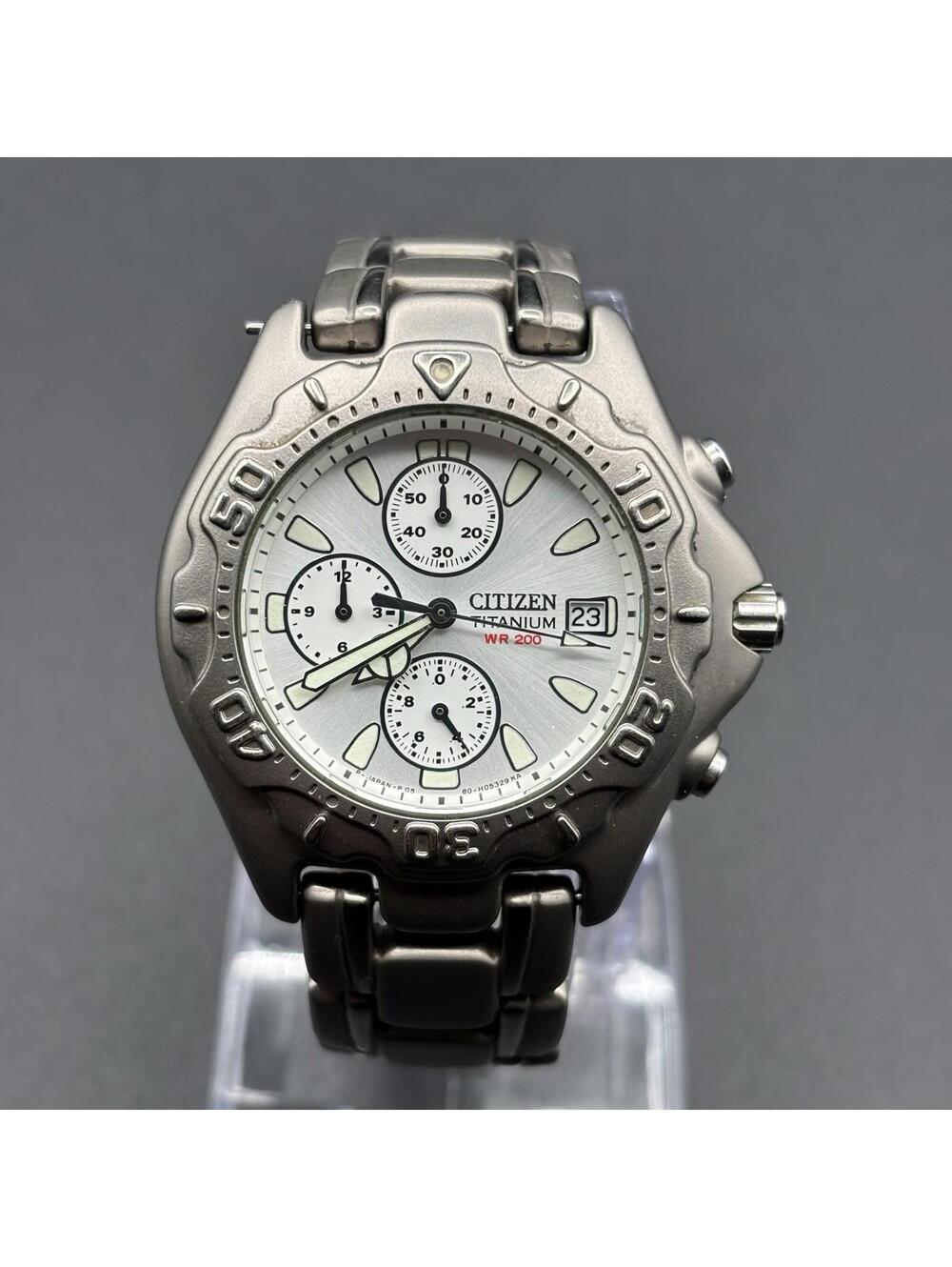 Citizen Titanium Chronograph Mens Watch 41mm W/ New Battery- 0560-H02811